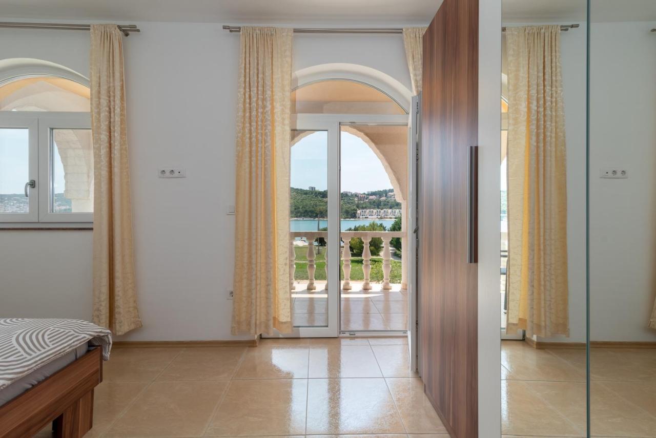 Apartment Beachfront Jurica *