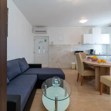 Beachfront Apartments Jurica Trogir Exterior photo