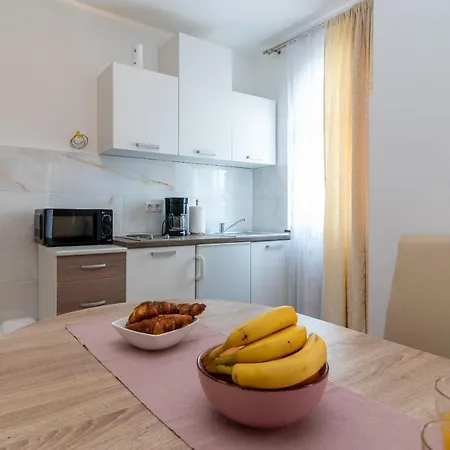 Beachfront Apartments Jurica Trogir Exterior photo