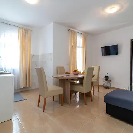 Beachfront Apartments Jurica Trogir Exterior photo