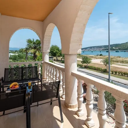Beachfront Apartments Jurica Trogir Exterior photo