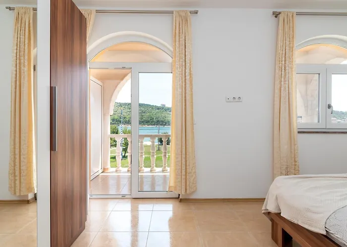Beachfront Apartments Jurica