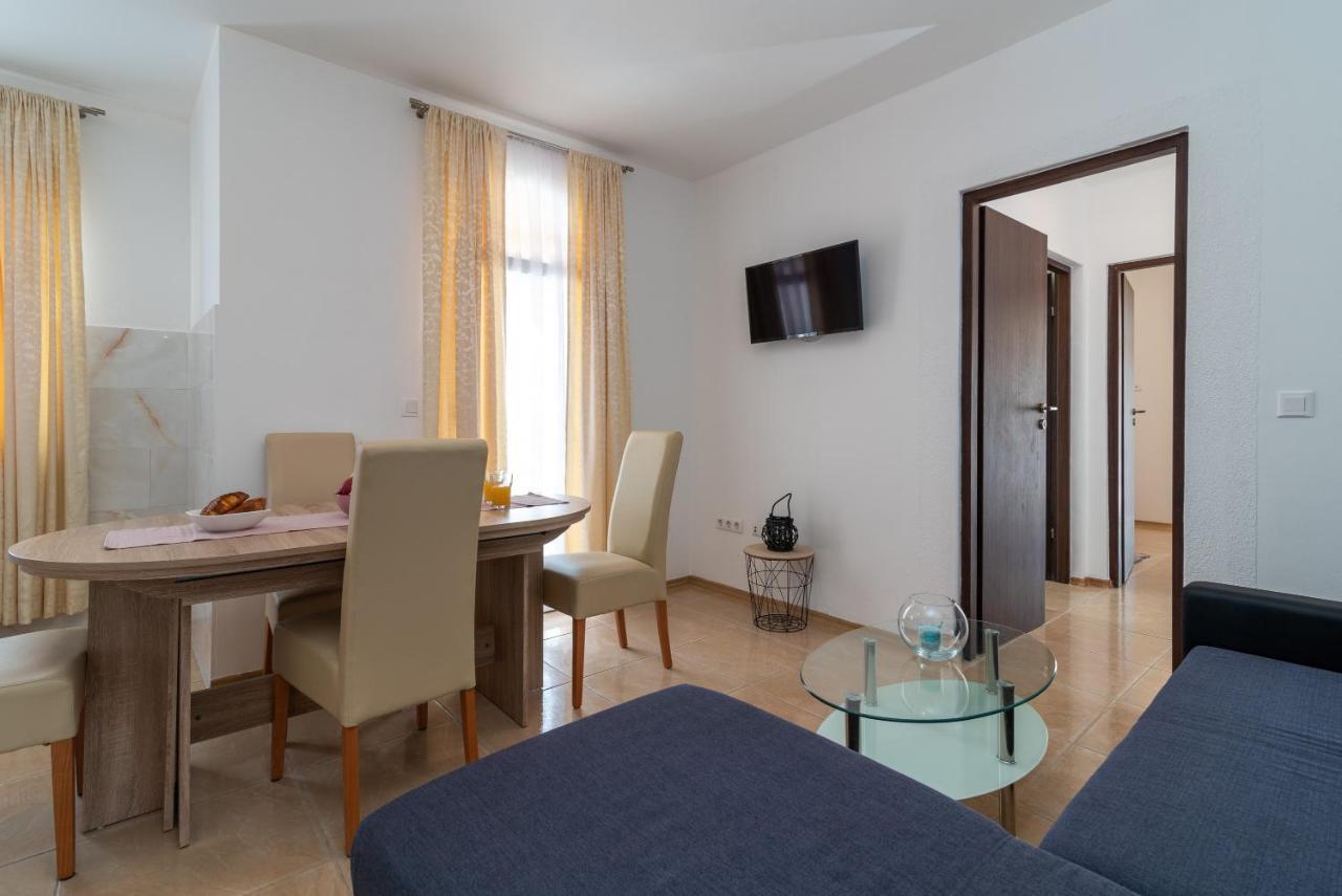 Apartment Beachfront Jurica Trogir
