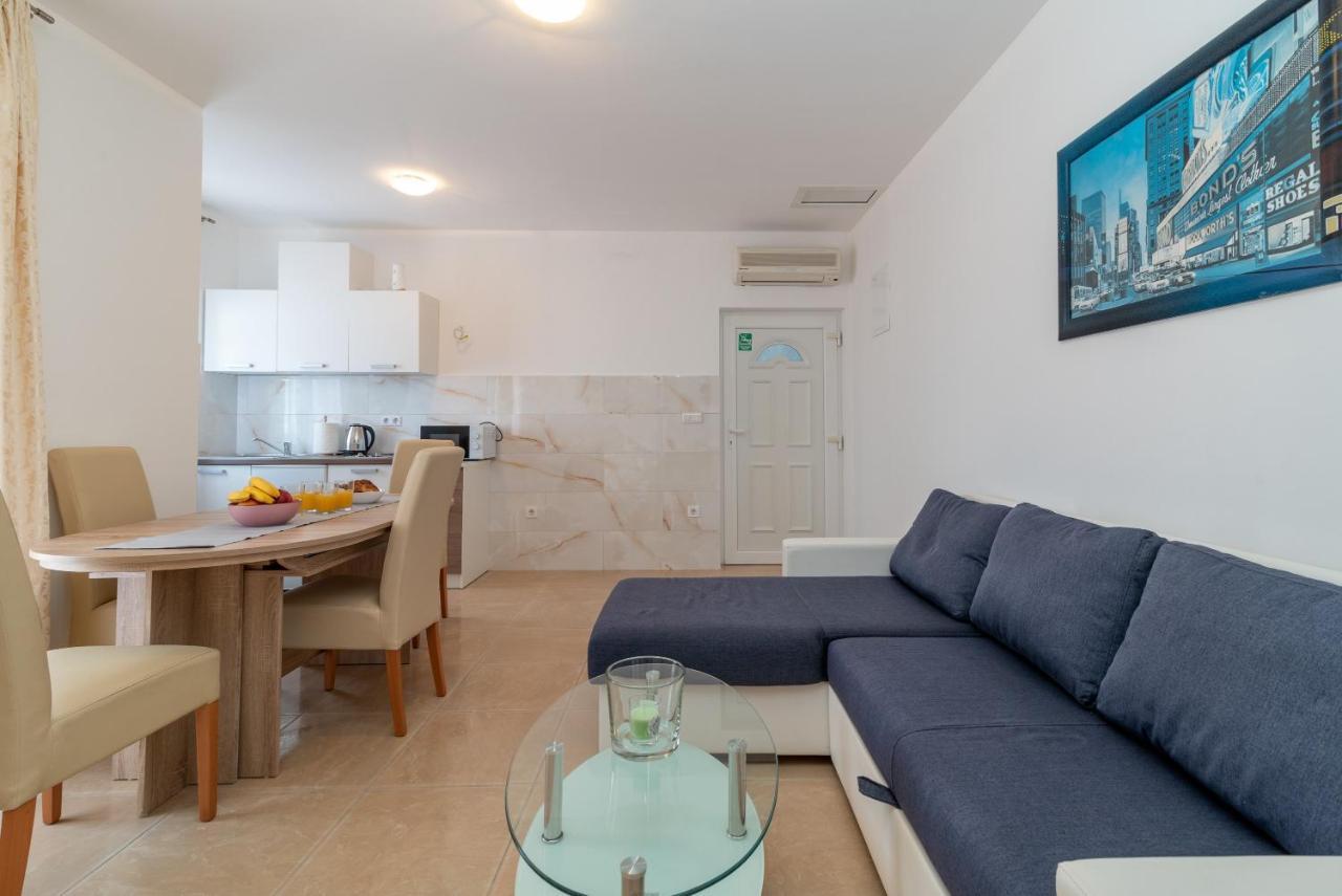 Apartment Beachfront Jurica Trogir