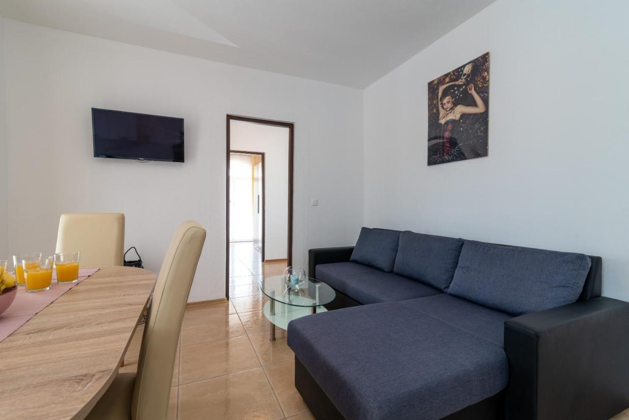 Beachfront Jurica Apartment Trogir