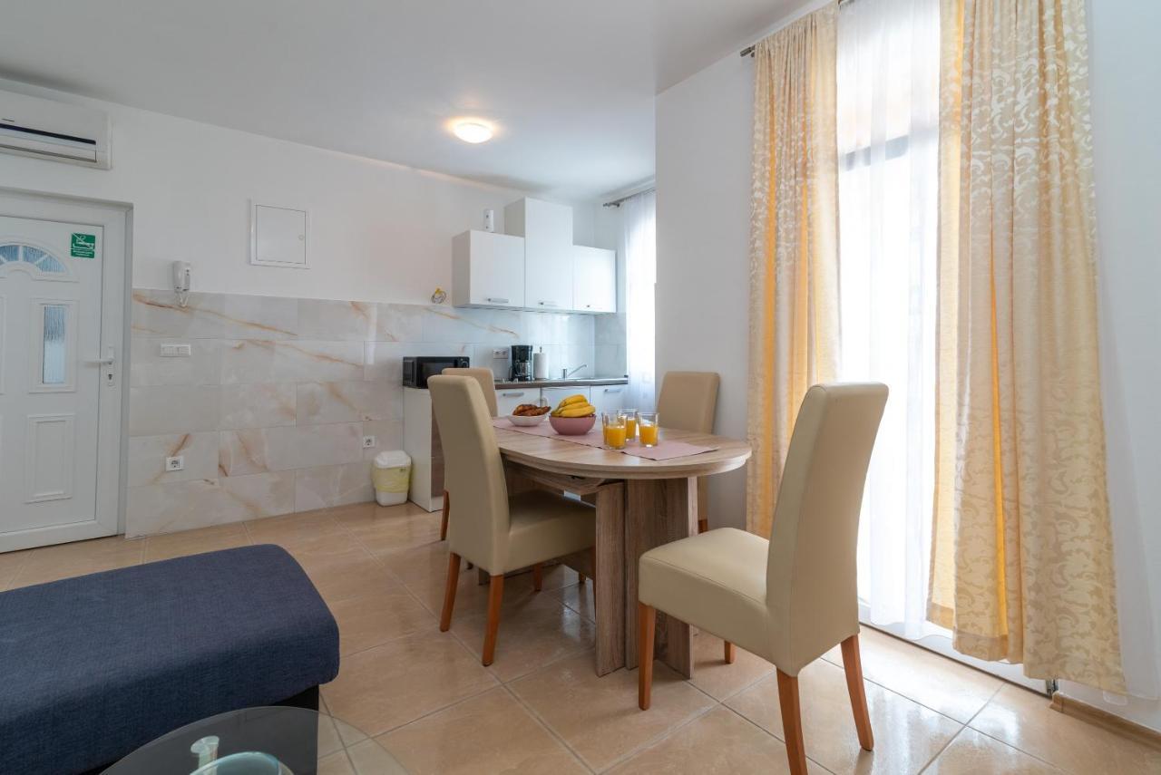 Beachfront Jurica Apartment Trogir