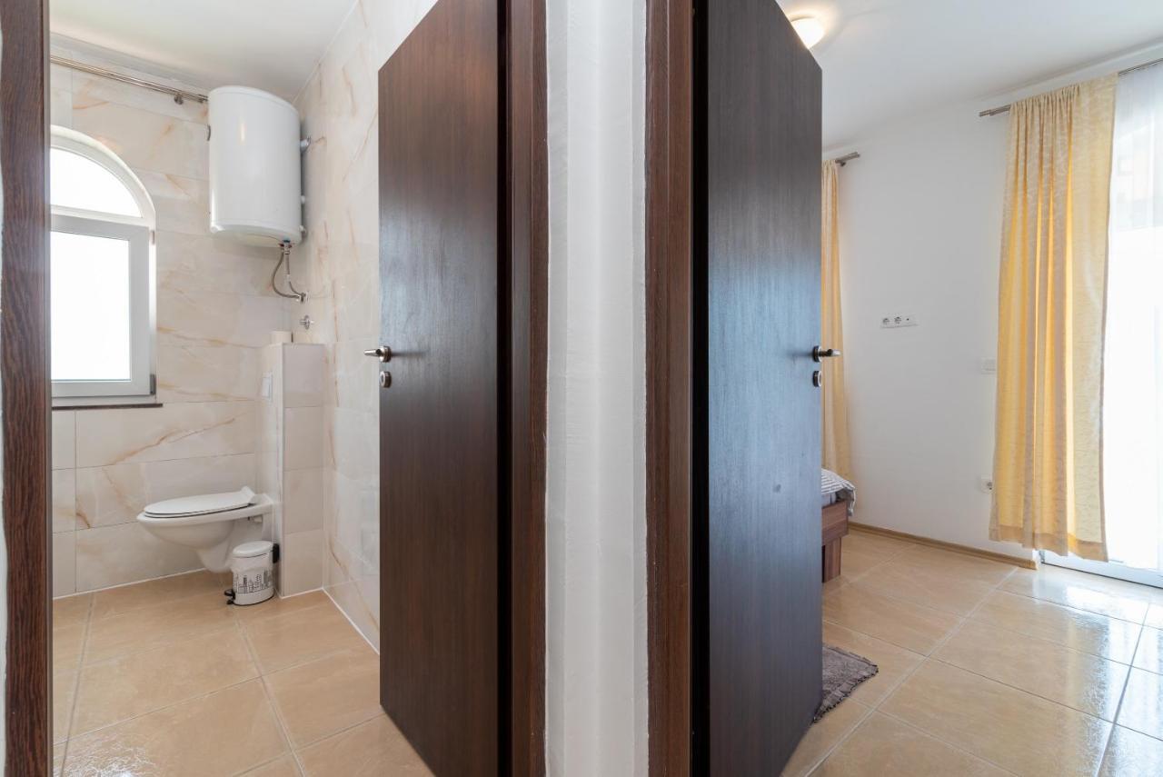 Apartment Beachfront Jurica Trogir