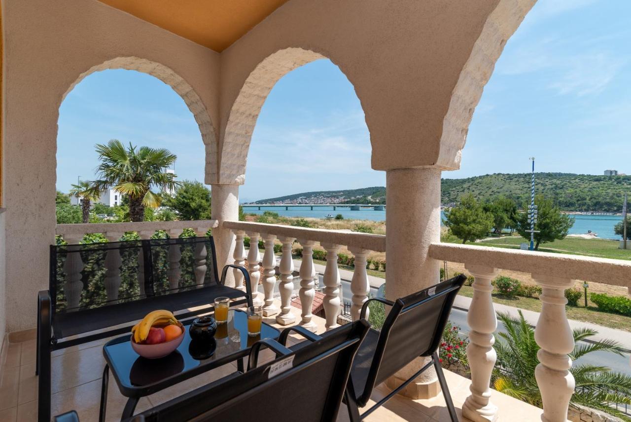 Beachfront Jurica Apartment Trogir