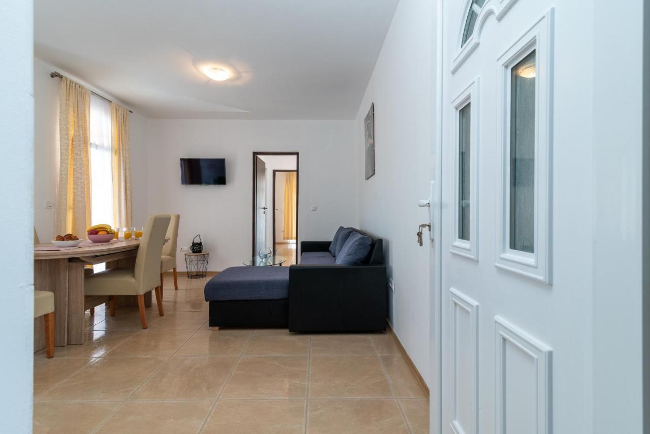 Apartment Beachfront Jurica Trogir