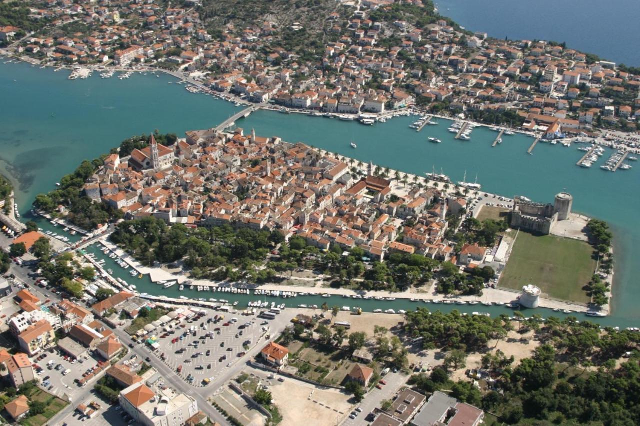 Beachfront Jurica Apartment Trogir