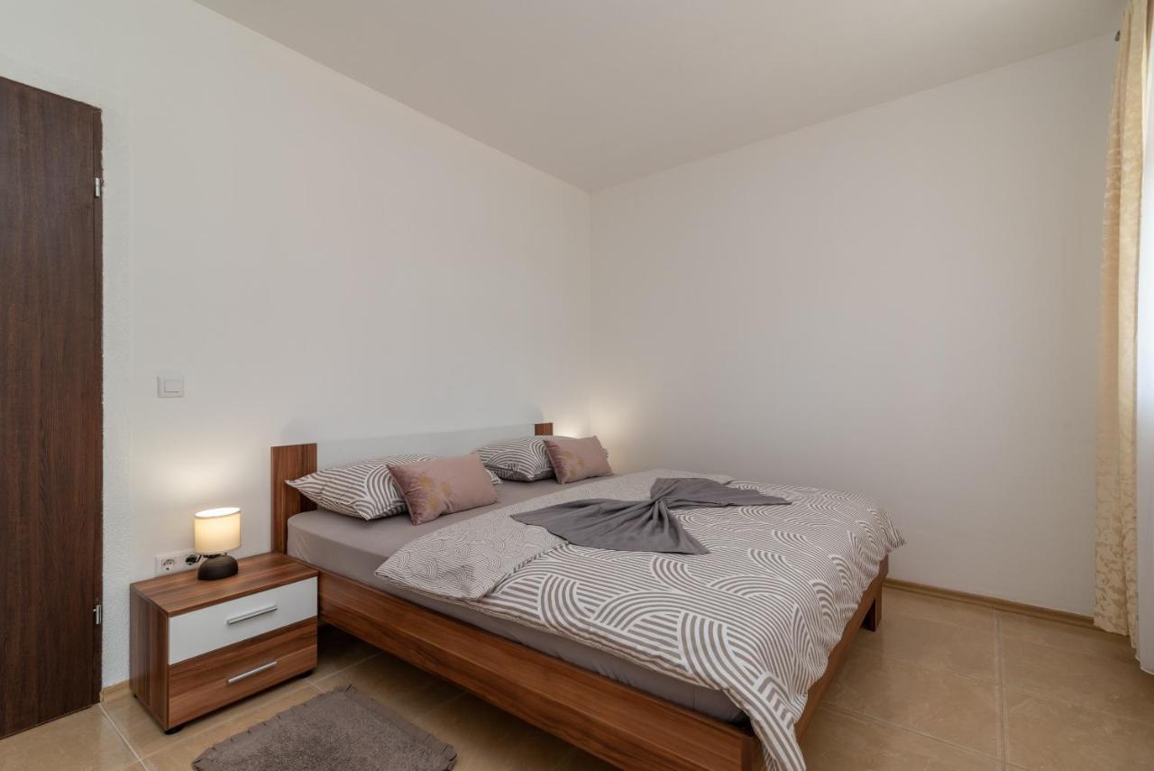 Beachfront Jurica *