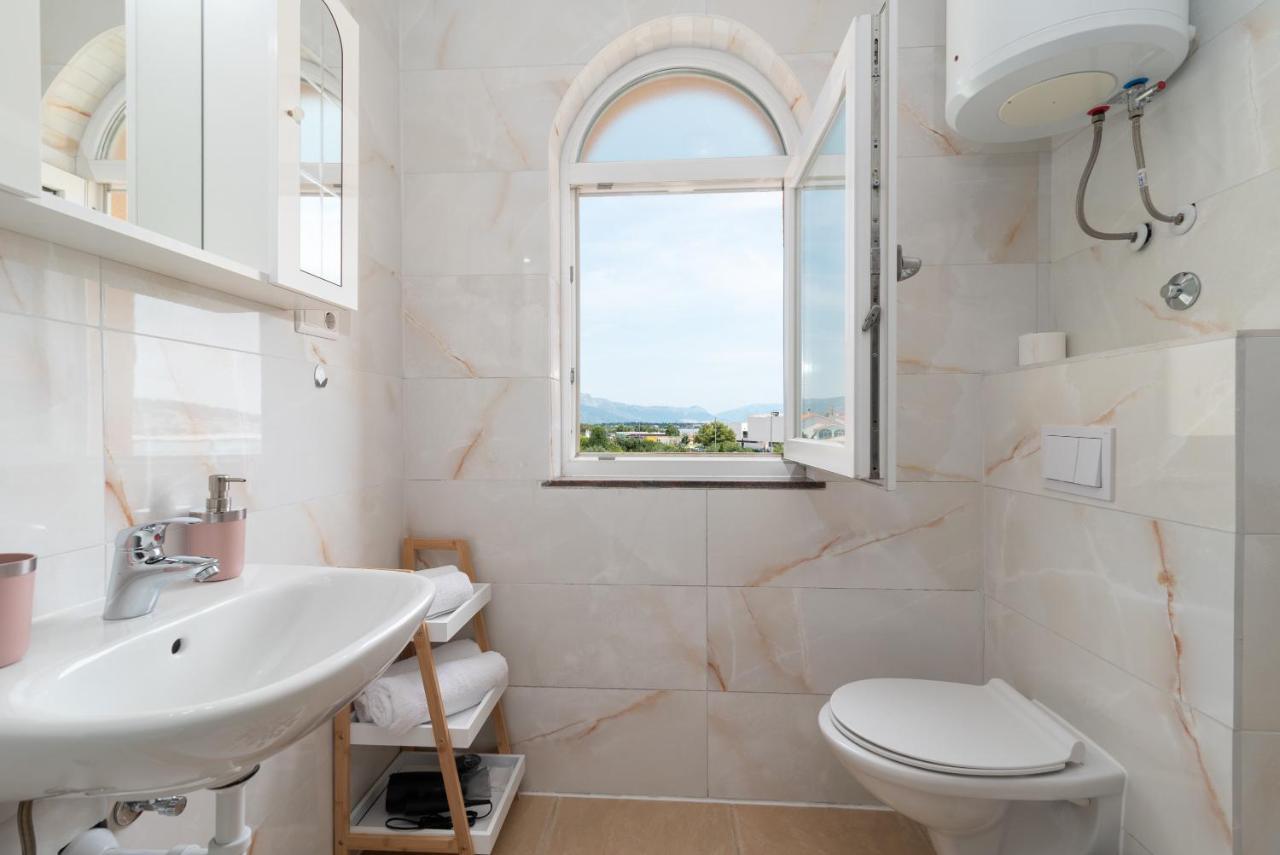 Beachfront Jurica Apartment Trogir