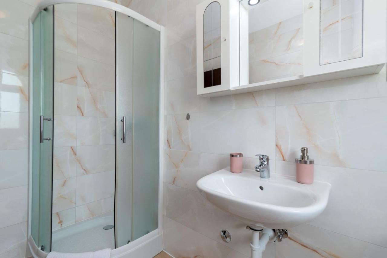 Beachfront Jurica Apartment Trogir