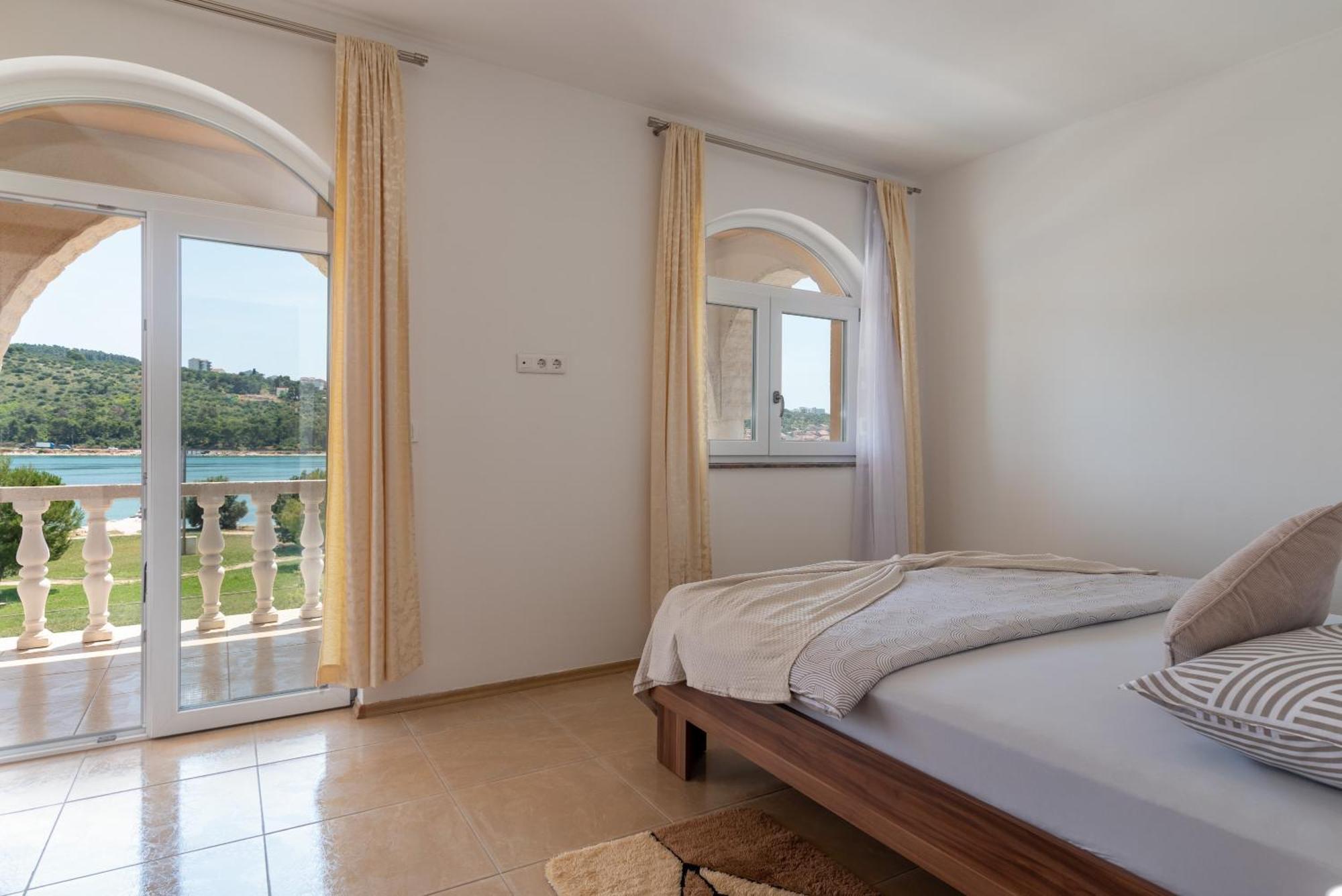 Beachfront Jurica *