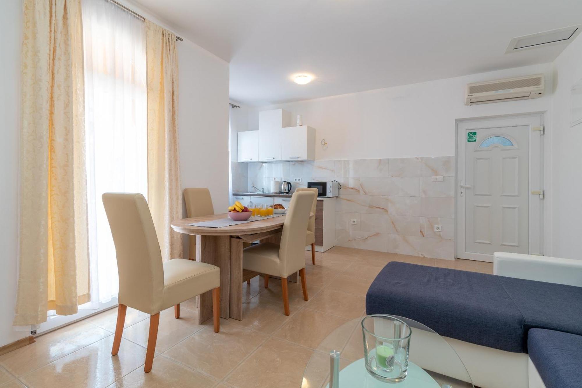 Beachfront Jurica Apartment Trogir
