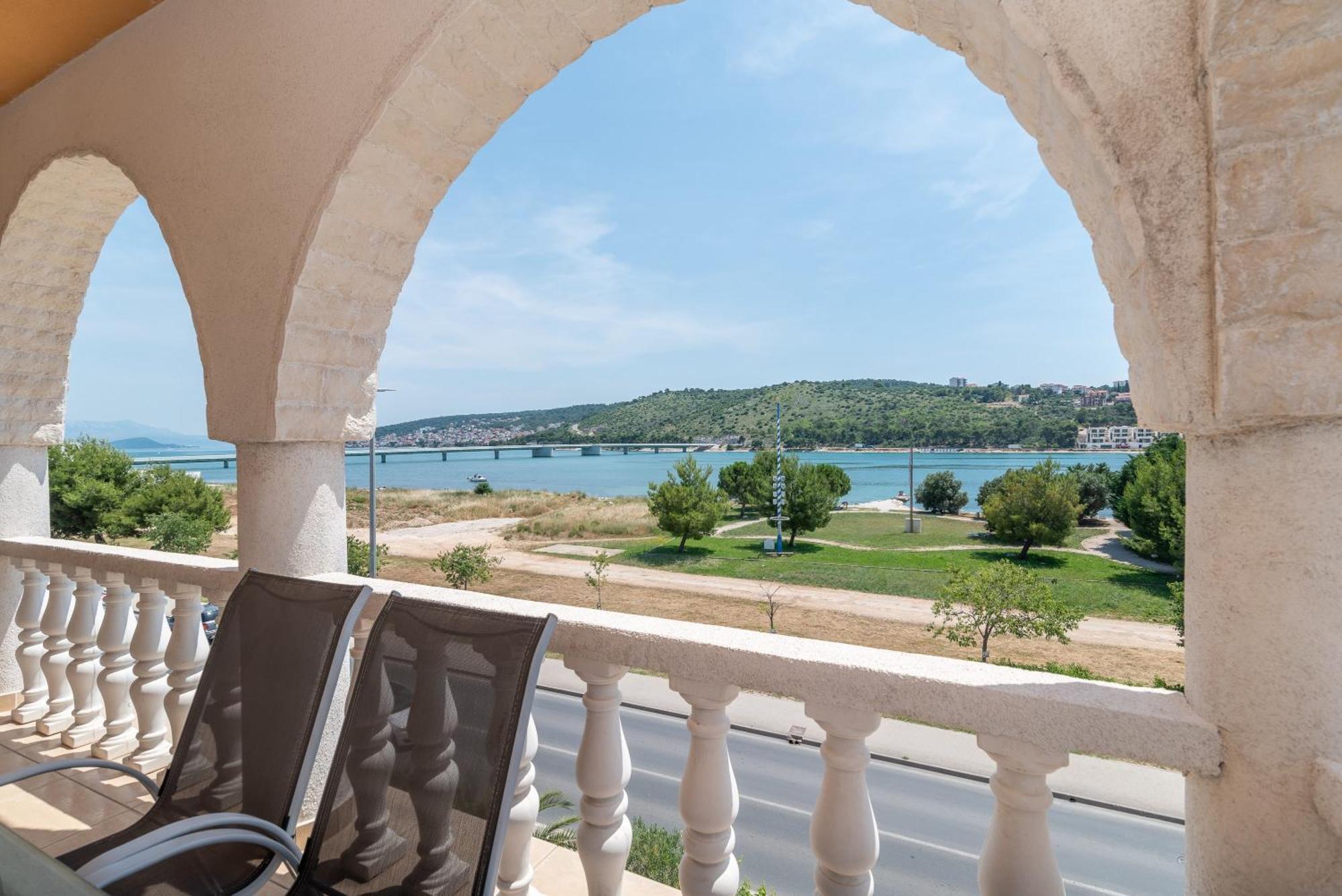 Beachfront Jurica *