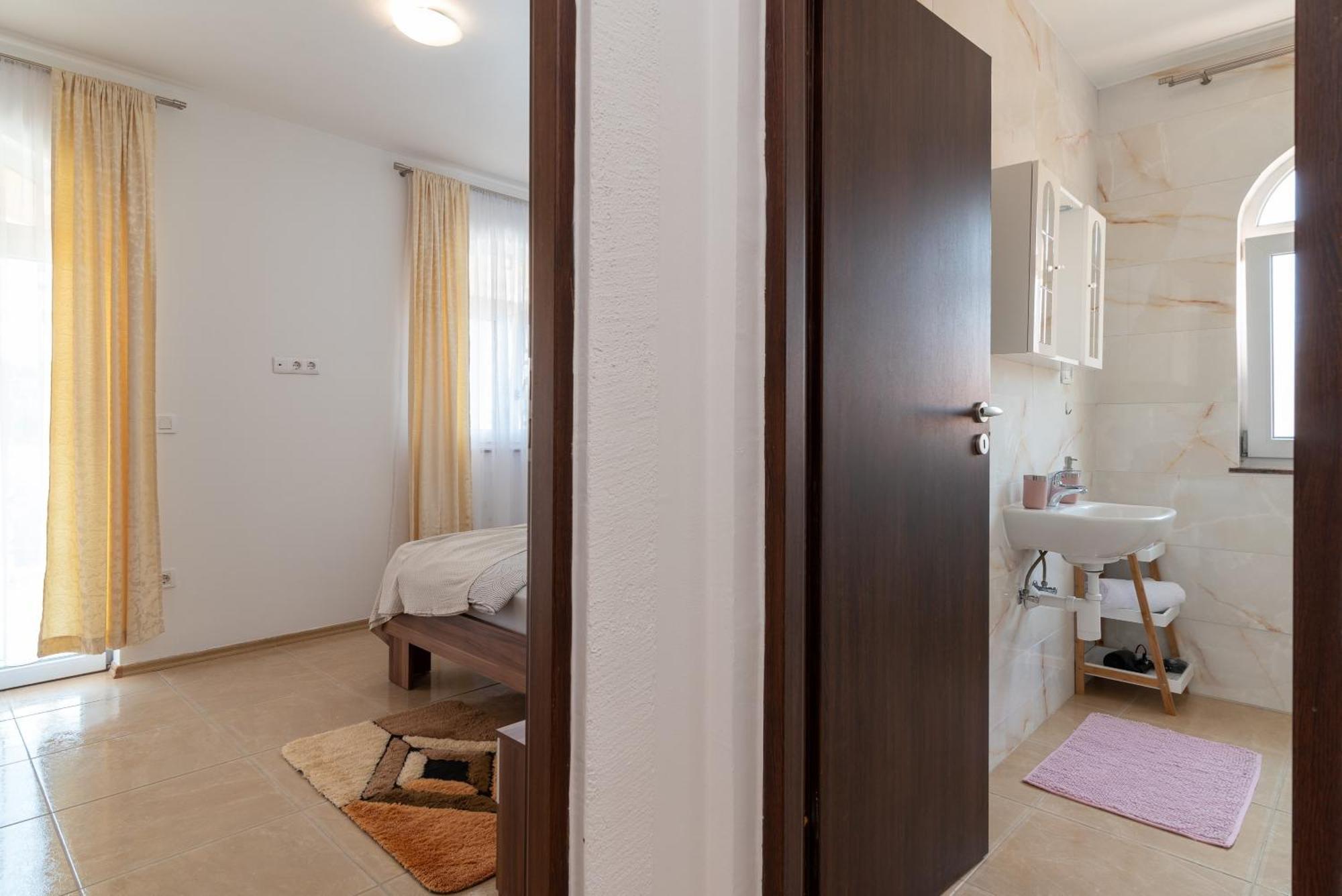 Apartment Beachfront Jurica *
