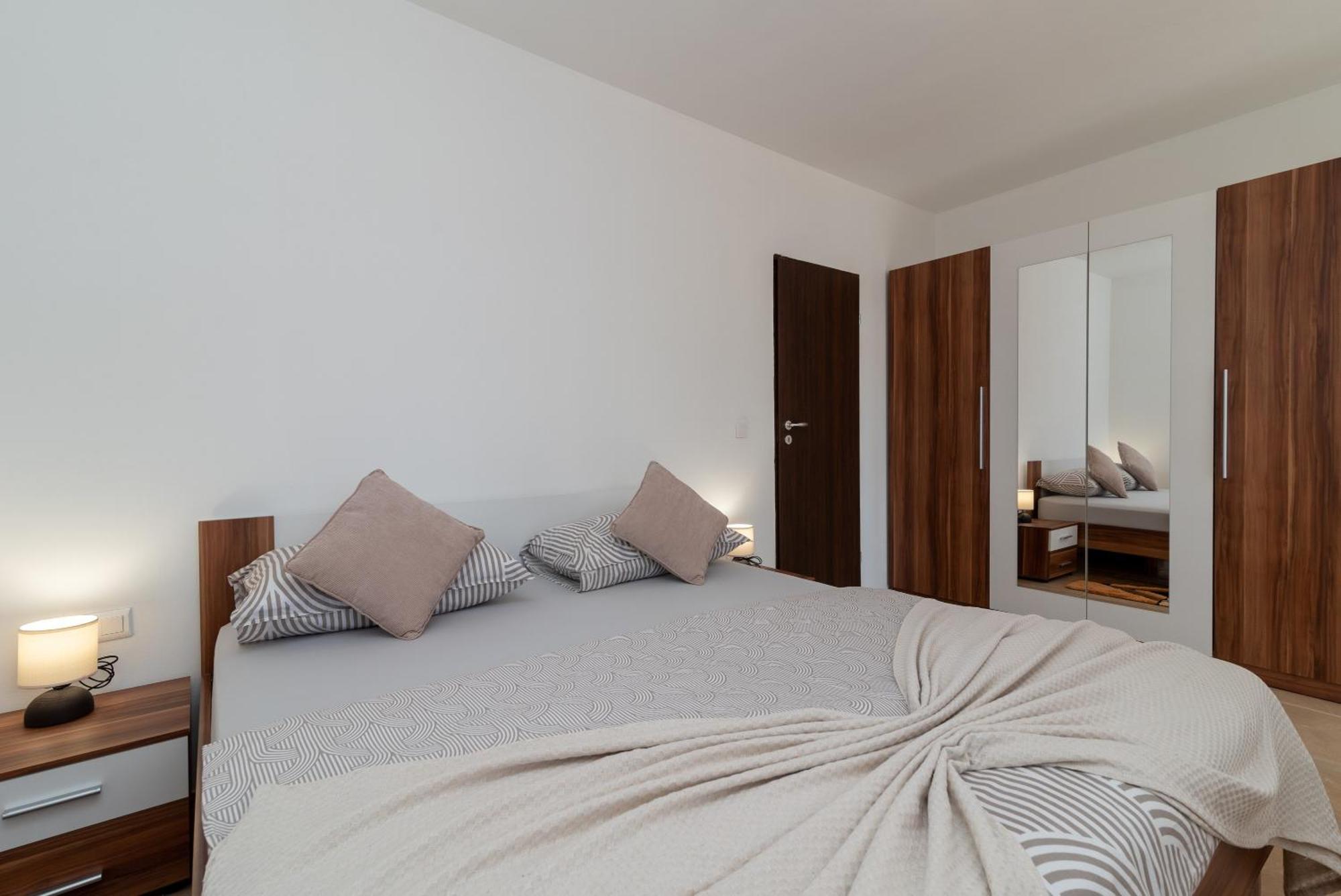 Apartment Beachfront Jurica Trogir