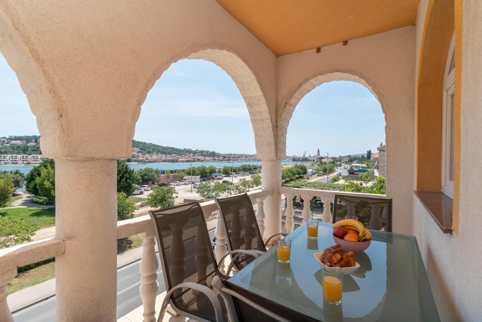 Beachfront Jurica *